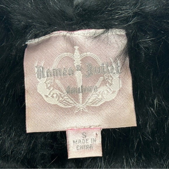 Romeo & Juliet Couture Rabbit Fur Fringe Vest - Boho Chic Meets Luxury - Picture 3 of 4